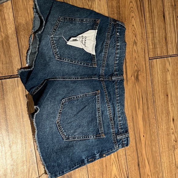 Jean Shorts - Picture 4 of 4